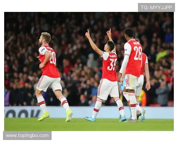 莱奥 vs 马丁内利：冲击型边锋的不同路径