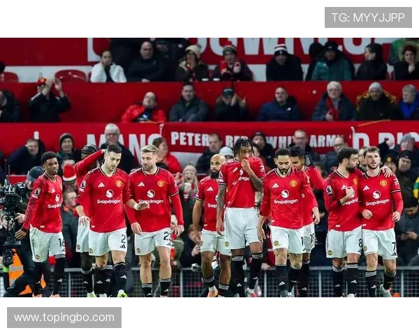 曼联近期表现波动，体系问题逐步反映至赛场稳定性